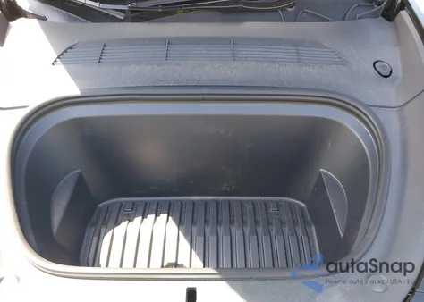 2023 Tesla Model Y Awd/Long Range Dual Motor All-Wheel Drive z USA, uszkodzony, nr VIN 7SAYGDEE5PA199763